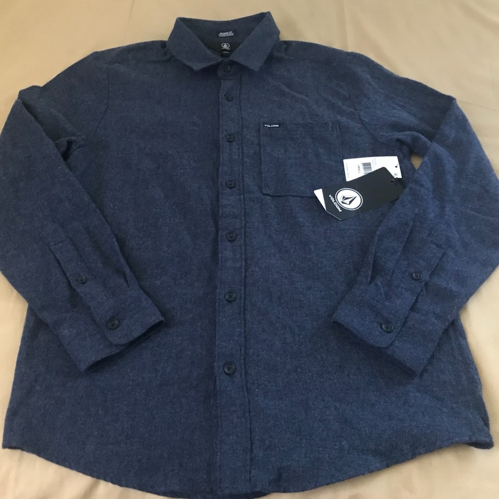 NWT Volcom Caden Solid Flannel Small Modern Fit